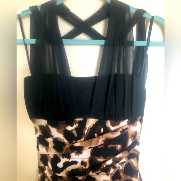 Women’s size 6 leopard print cocktail dress - Picture 3 of 3